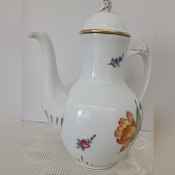 B&G Royal Copenhagen Porcelain Saxon Flower Coffee Pot Made in Denmark #301 - Picture 5 of 14